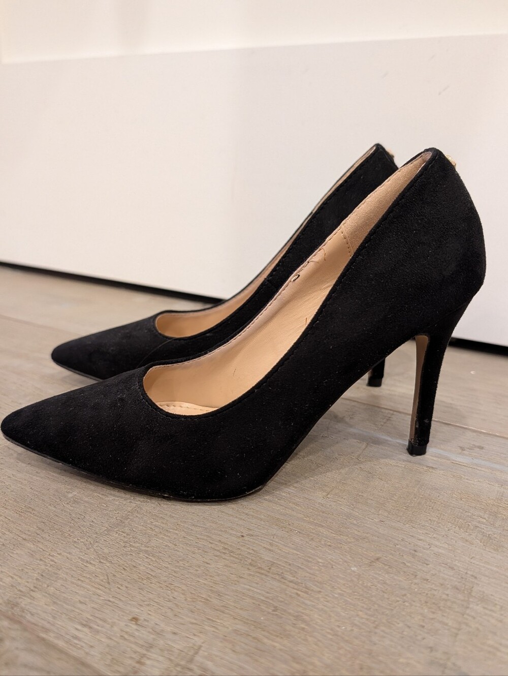 Catherine Malandrino Black 4 inch Suede Heels Size 6.5